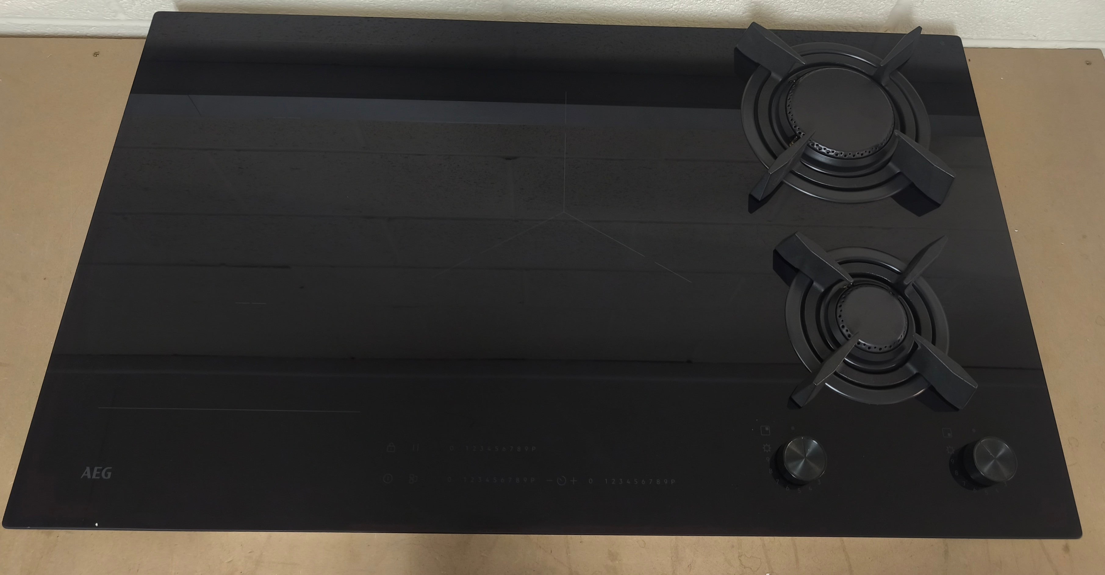 AEG HDB95623NB Mixed Induction & Gas Hob 90cm in Black GRADE B