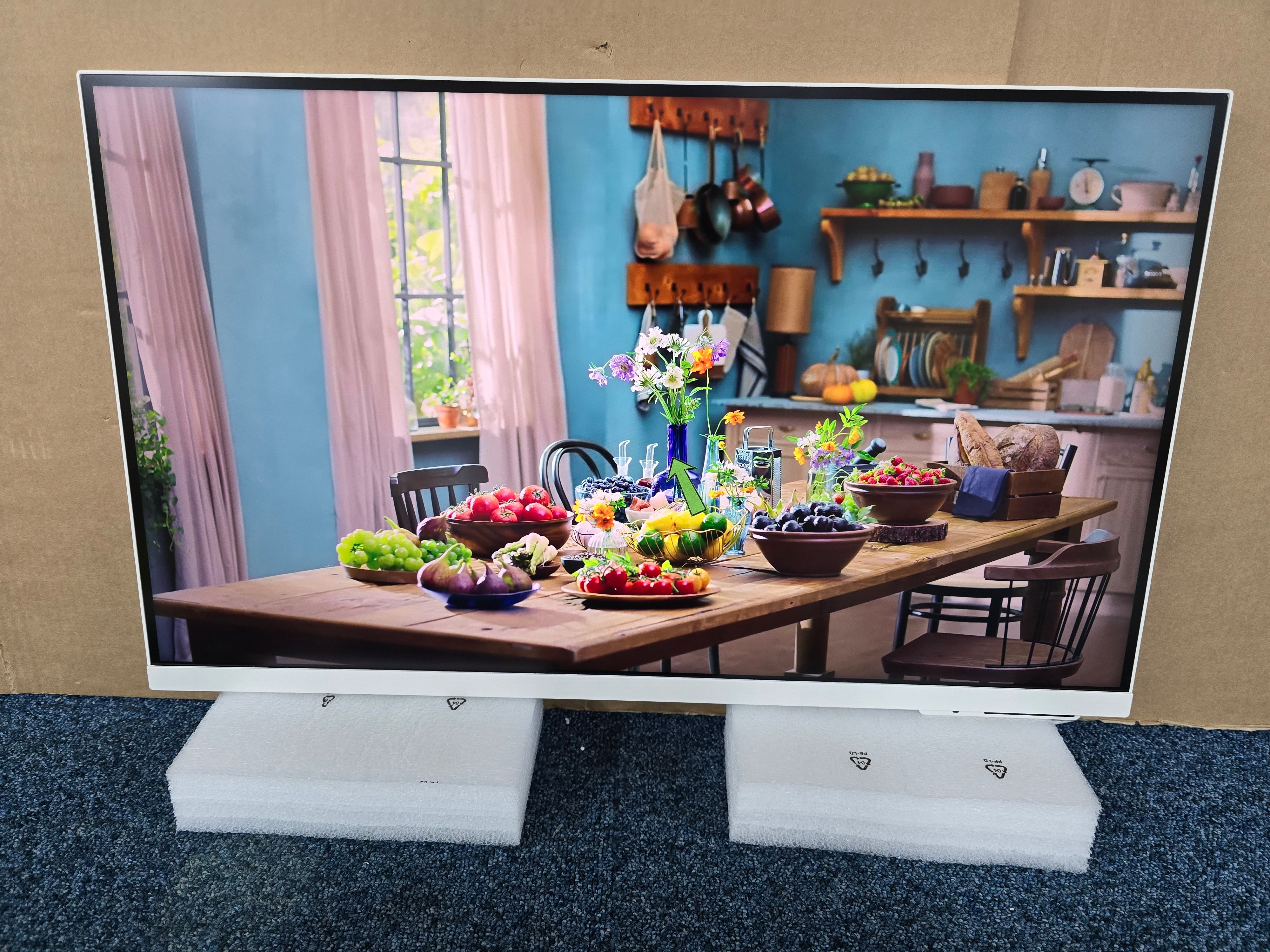 Samsung LS27CM703EUXXU 27" M7 Monitor Smart Full HD HDR White GRADE A
