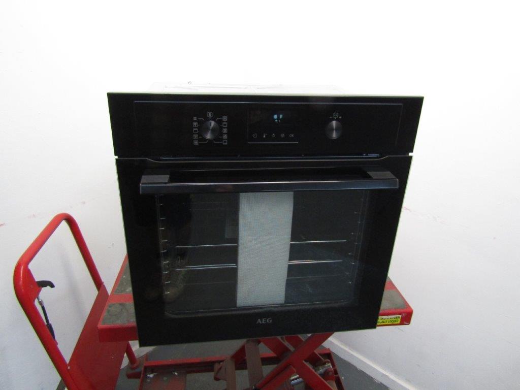 AEG BPX535061B Surroundcook Pyrolytic self clean single oven Black GRADE B