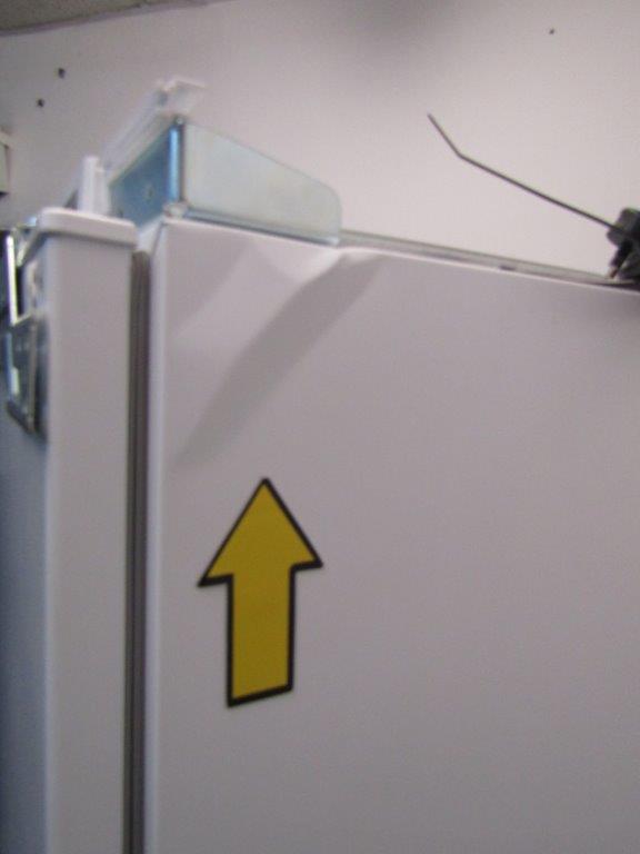 Samsung BRB26615EWW Frost Free Fridge Freezer Integrated 70:30 Fixed GRADE B