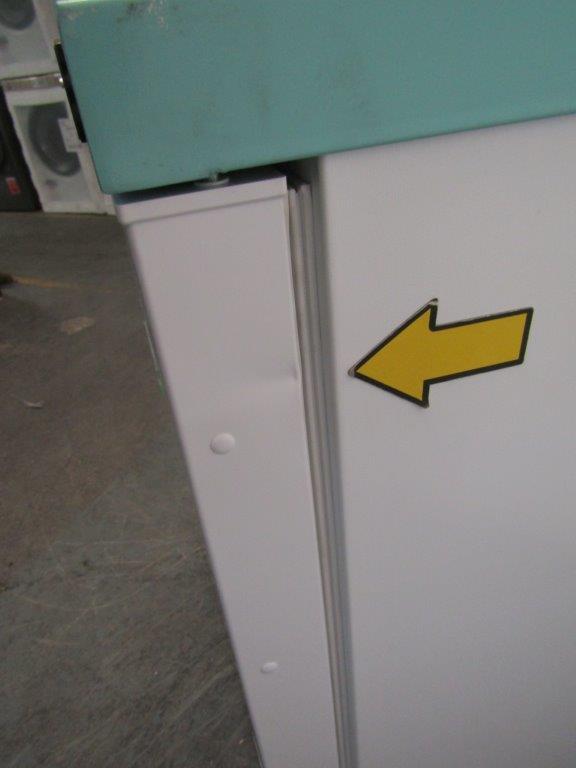 Lec NSR158BT-UK Neonatal Undercounter Fridge White GRADE B