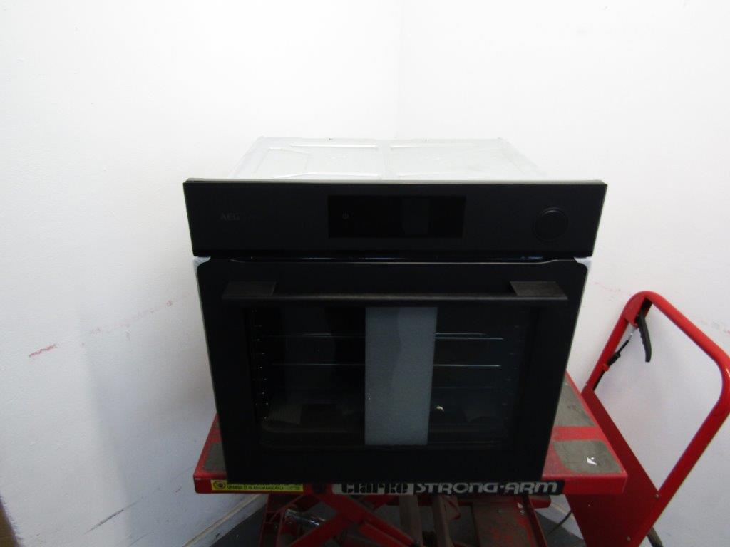 AEG PO7001SPT Built in Pyrolytic Single Oven Matt Black GRADE A