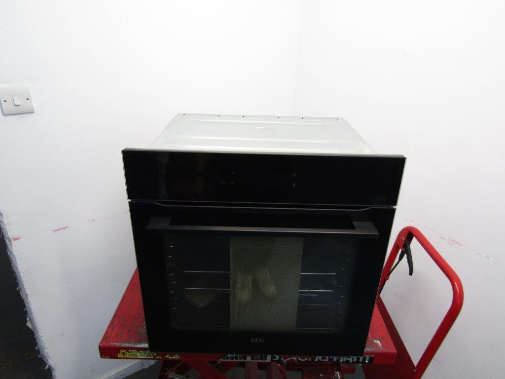 AEG BPK748380B Single Oven Electric Built In Pyrolytic in Black GRADE A