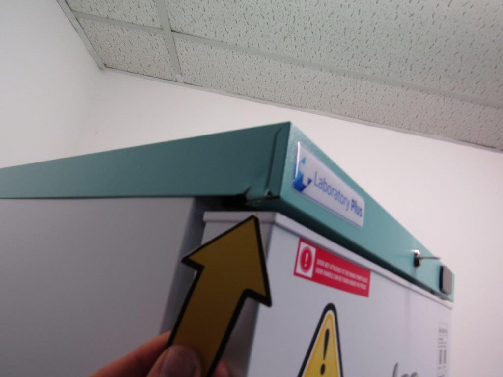 Lec LSFSR400BT 400L Laboratory Refrigerator in White GRADE A