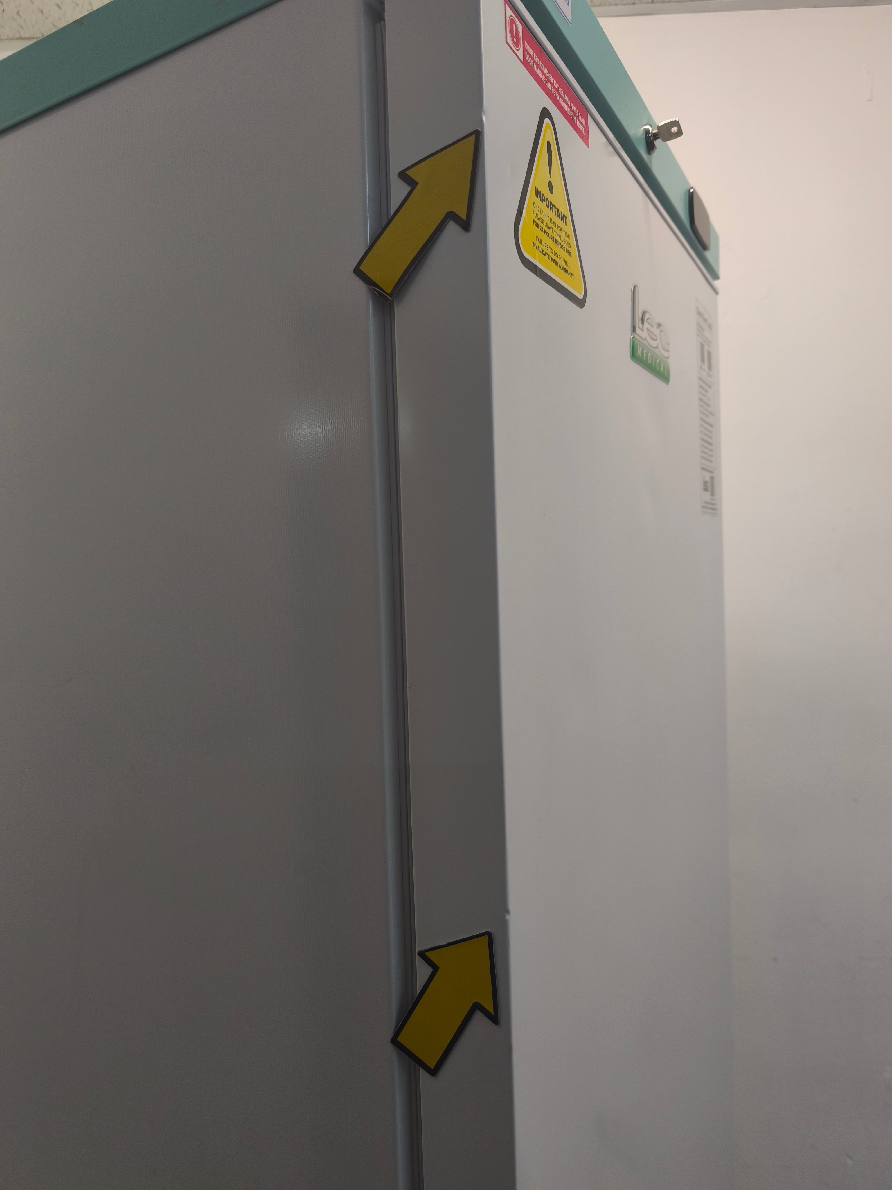 Lec Tall Laboratory Freezer LSFSF312BT 312 Litre Bluetooth White GRADE B