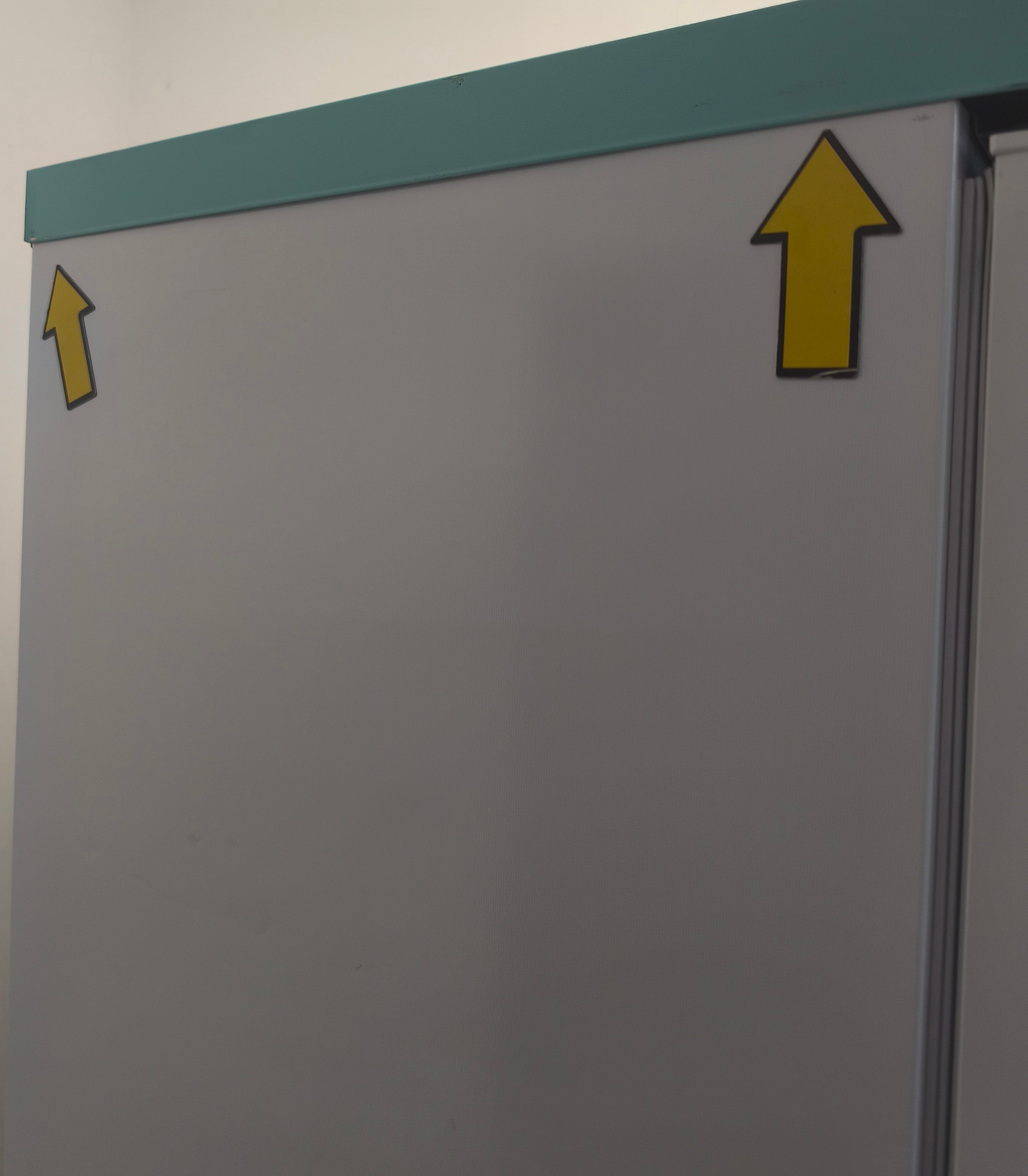 Lec Tall Laboratory Freezer LSFSF312BT 312 Litre Bluetooth White GRADE B