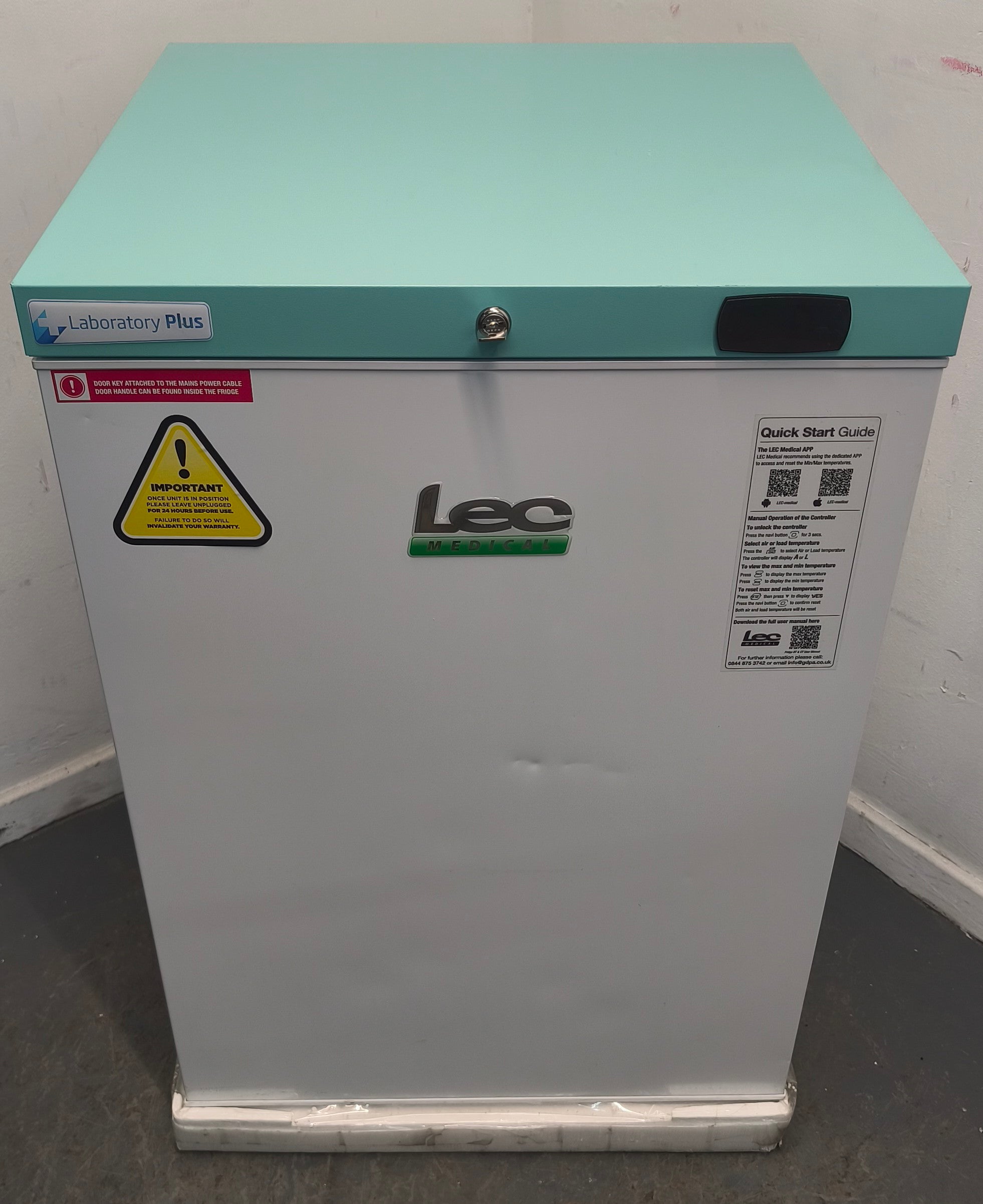 Lec LSFSF98BT Laboratory Freezer 98 Litre Under Counter White GRADE B