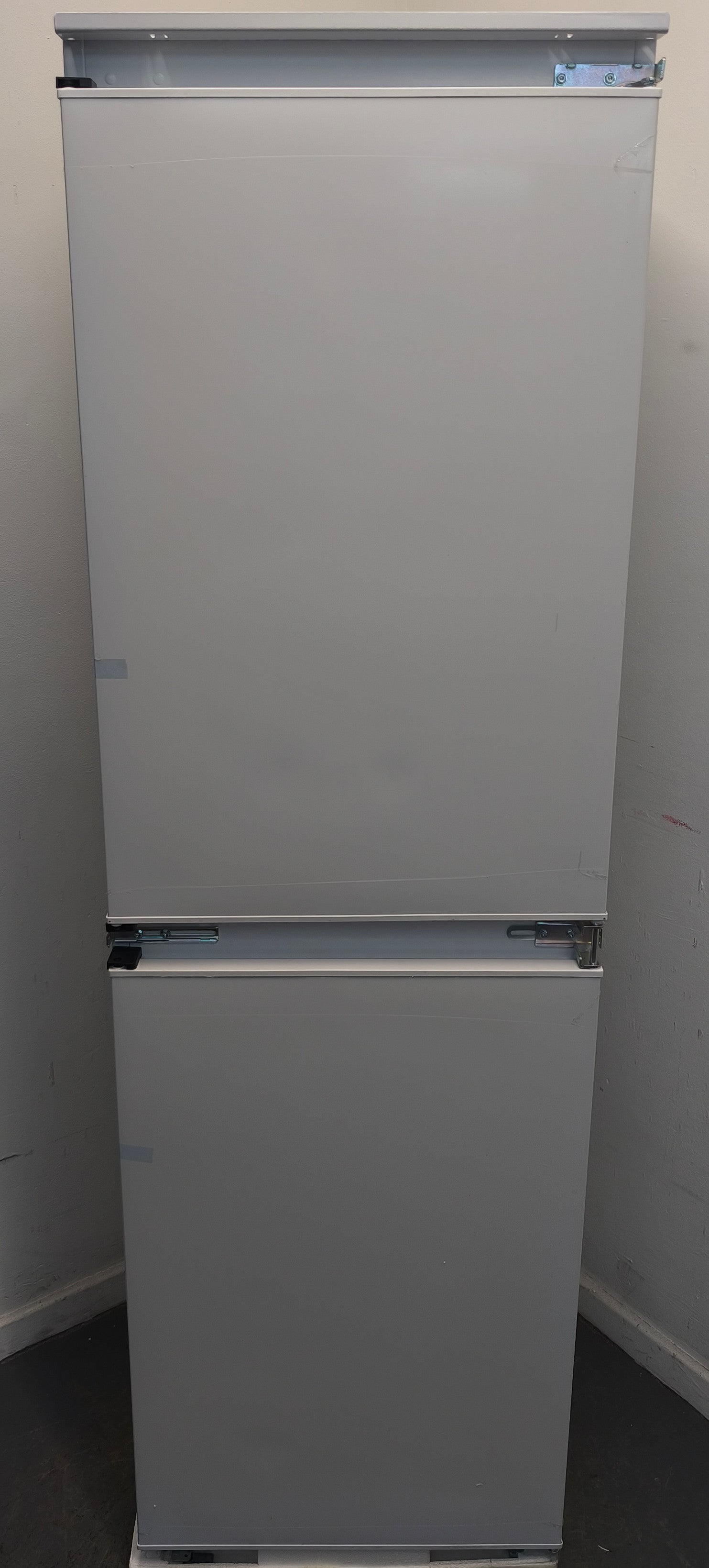 Hoover HOB50N518EVK Integrated 50:50 Smart No Frost Fridge Freezer GRADE A