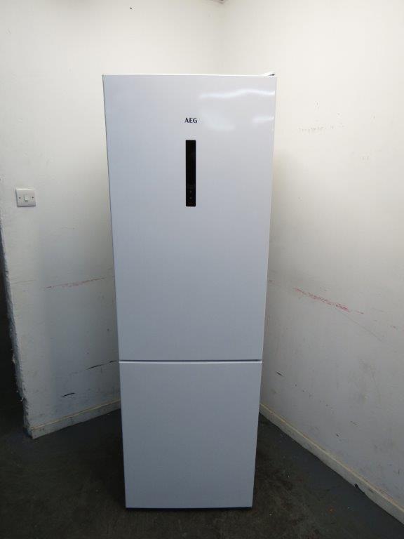 AEG RCB632E3MW 60cm Fridge Freezer Frost Free in White GRADE A