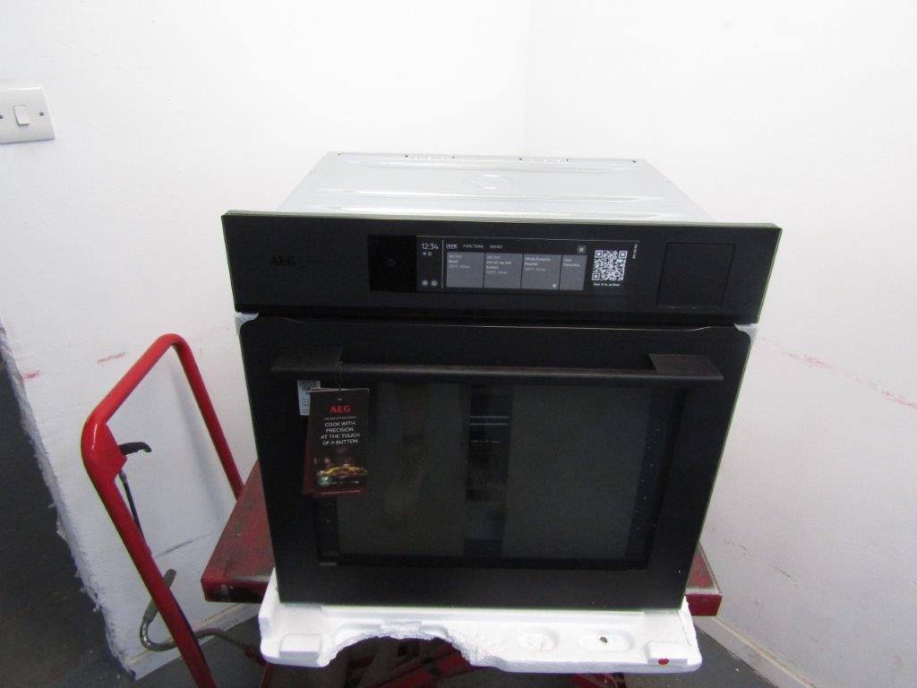 AEG PO9000ST Single Oven ProAssist with Steam Pro in Matt Black GRADE A