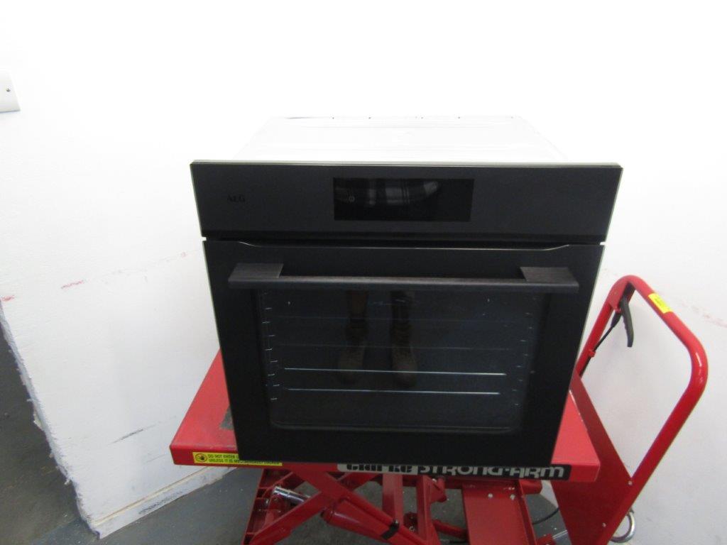AEG NBE7P731AT MealAssist Pyrolytic Single Oven in Matt Black GRADE A