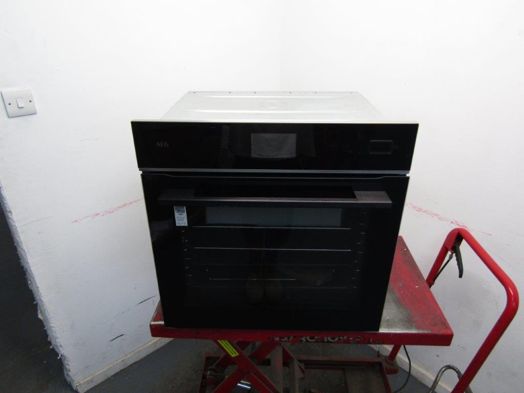 AEG TB8SB731AB Built In Electric Single Oven in Gloss Black / Steel GRADE B