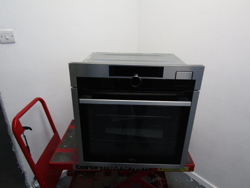 AEG BSE998330M Single Oven Built In Electric SteamPro Stainless Steel GRADE A