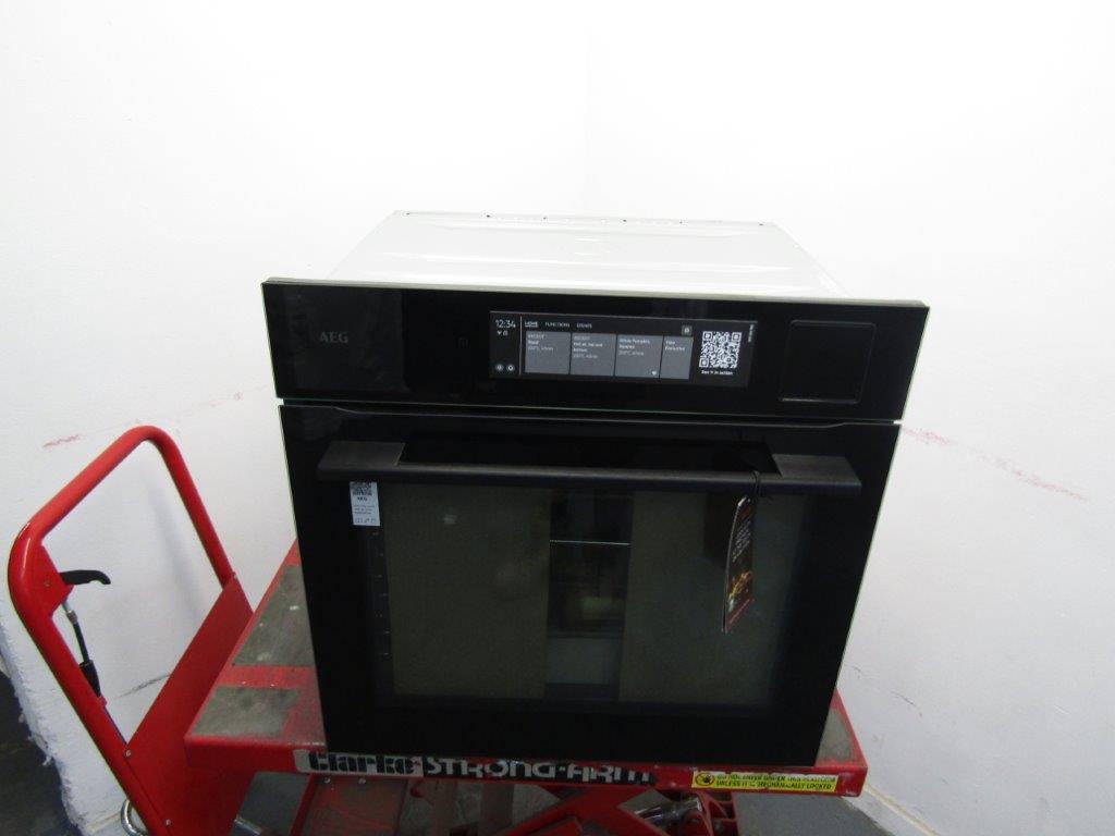 AEG NBP9S831AB Pro Assist with SteamPro Single Oven in Gloss Black GRADE A