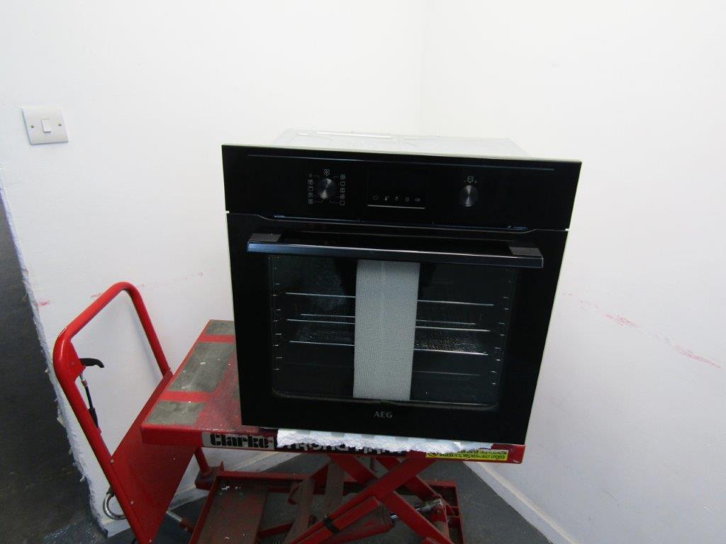 AEG BPX535A61B Single Oven Electric Built in Pyrolytic AirFry Black GRADE B