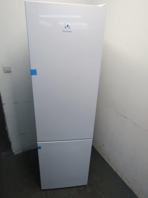 Electrolux LNT6ME36W2 No Frost Fridge Freezer Freestanding in White GRADE A
