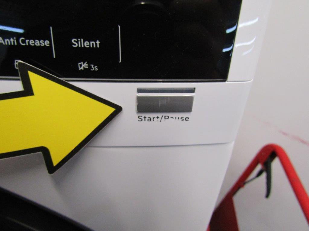 AEG TR818P4B Tumble Dryer 8kg Heat Pump in White REFURBISHED