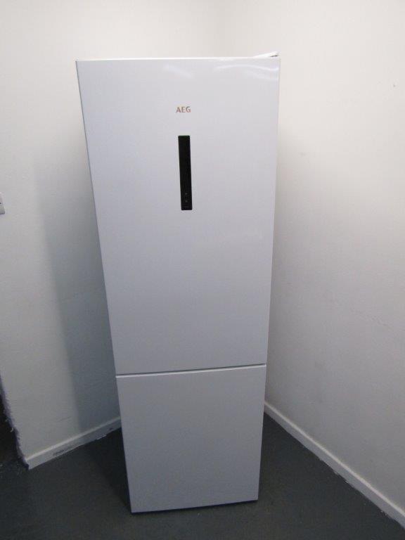 AEG RCB632E3MW 60cm Fridge Freezer Frost Free in White GRADE A