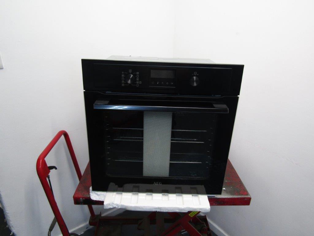 AEG BPX535A61B Single Oven Electric Built in Pyrolytic in Black GRADE A