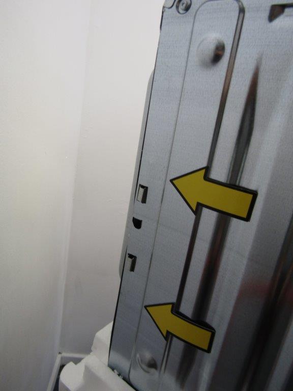 AEG NBE7P731AB MealAssist Pyrolytic Single Oven in Gloss Black GRADE A