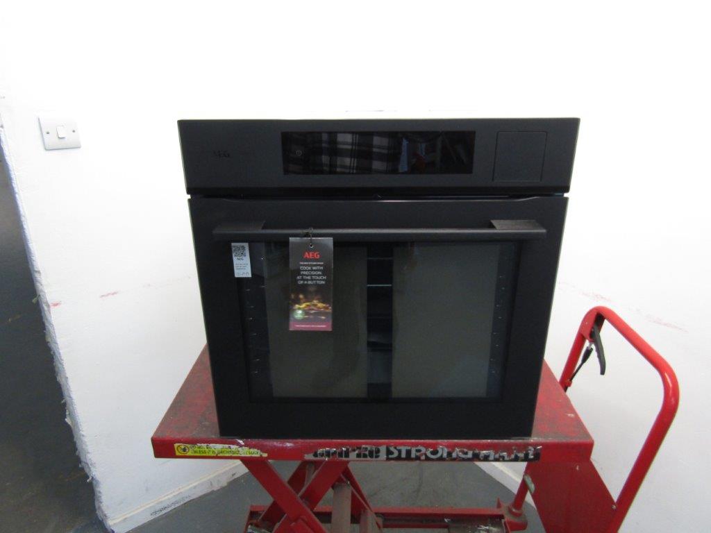 AEG PO9000ST Single Oven ProAssist with Steam Pro in Matt Black GRADE A