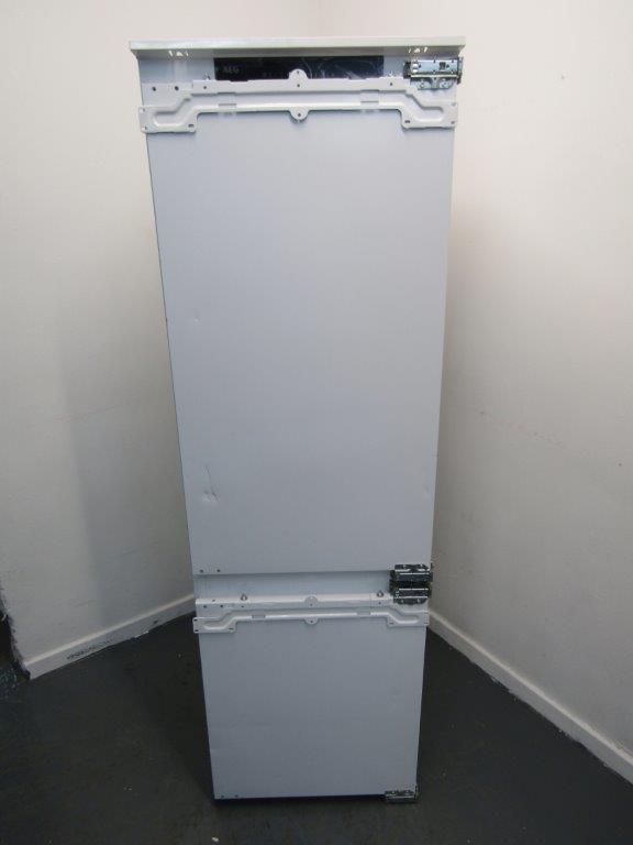 AEG SCE818C5TC Fridge Freezer Fully Integrated 70:30 Frost Free Fixed GRADE B