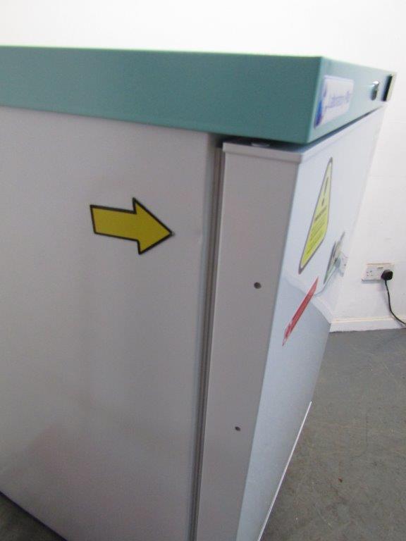 Lec LSFSF98BT Laboratory Freezer 98 Litre Under Counter White GRADE A