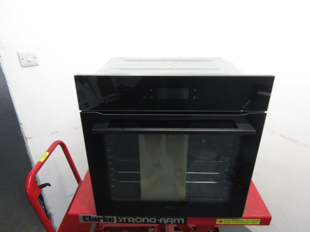 AEG BPK748380B Single Oven Electric Built In Pyrolytic in Black GRADE A