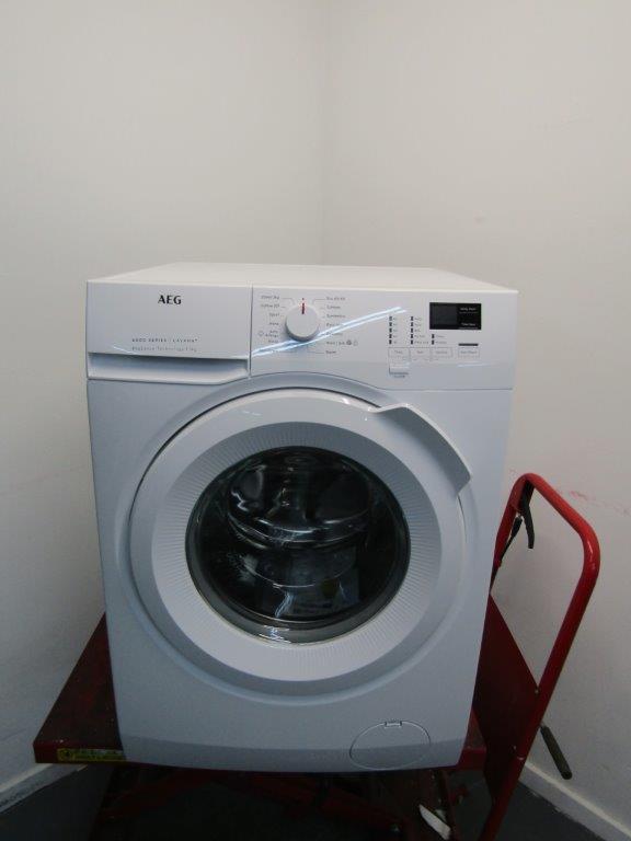 AEG L6FBK941B 9kg 1400 rpm Washing Machine in White GRADE A