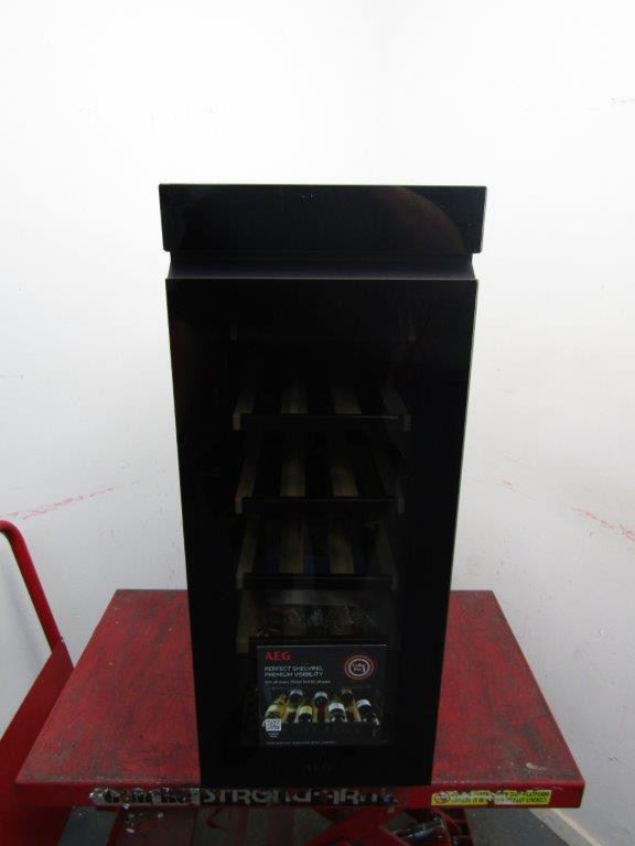 AEG AWUS018B7B Wine Cooler 18 Bottle Capacity Integrated in Black GRADE B