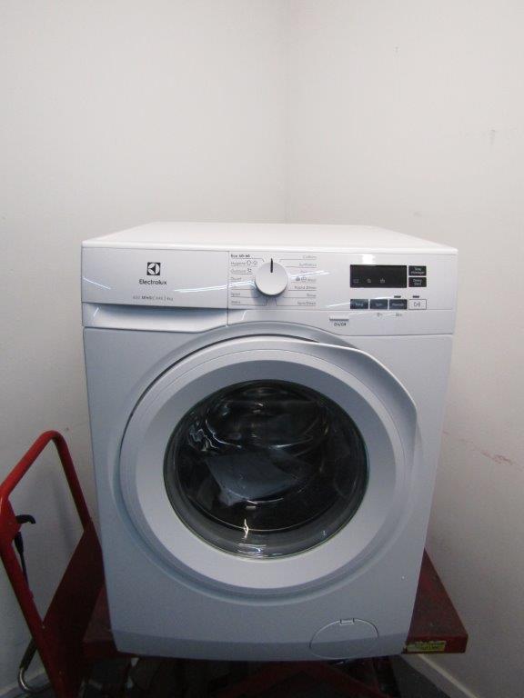 Electrolux EFI61941B 9kg 1400rpm Free Standing Washing Machine White GRADE A