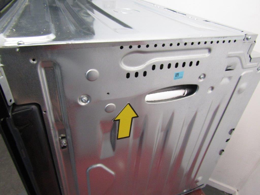 AEG NBE7P731AB MealAssist Pyrolytic Single Oven in Gloss Black GRADE B