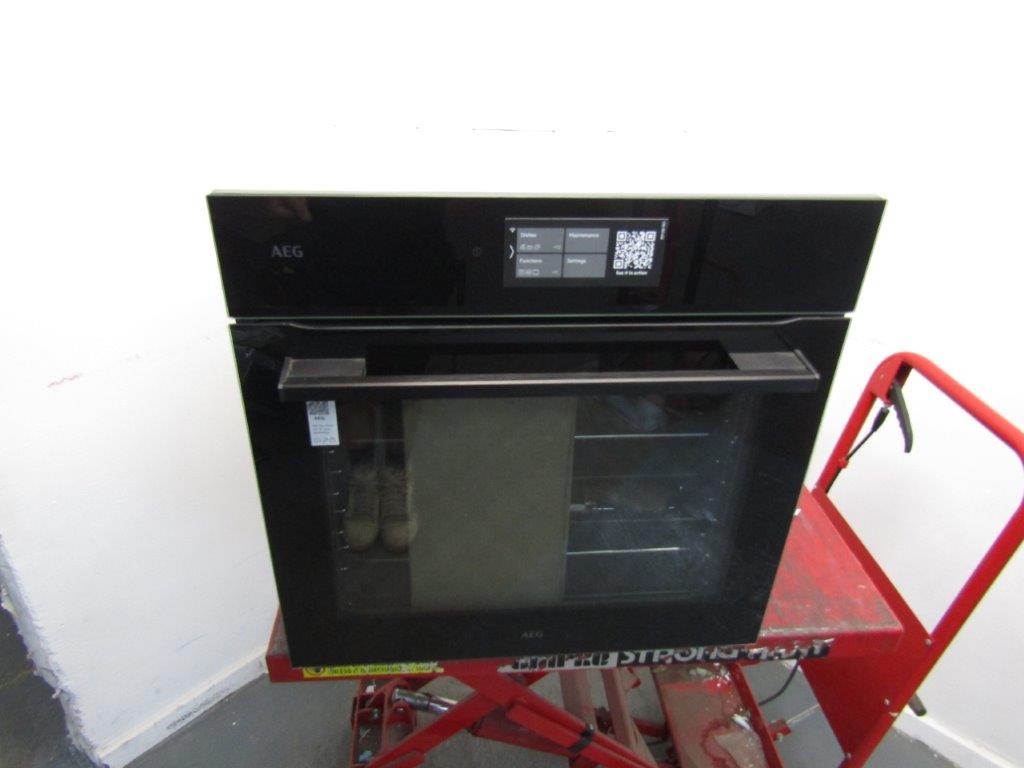 AEG NBE7P731AB MealAssist Pyrolytic Single Oven in Gloss Black GRADE B