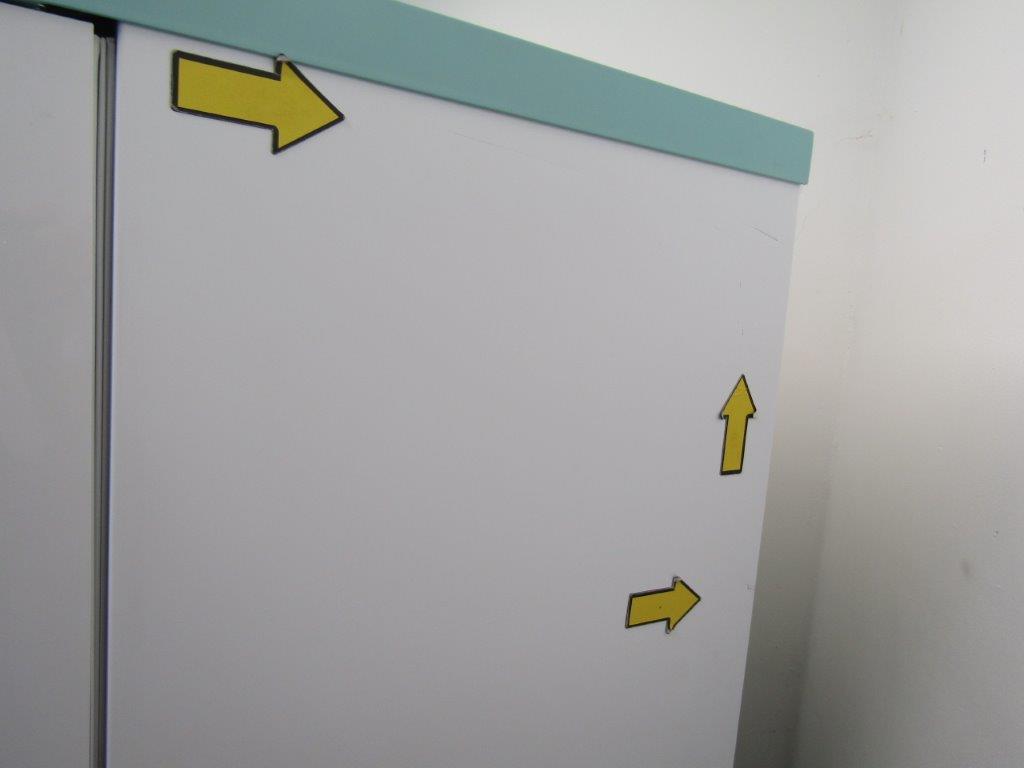 Lec PPGR400BT-UK Pharmacy Refrigerator Glass Door 400L White GRADE B