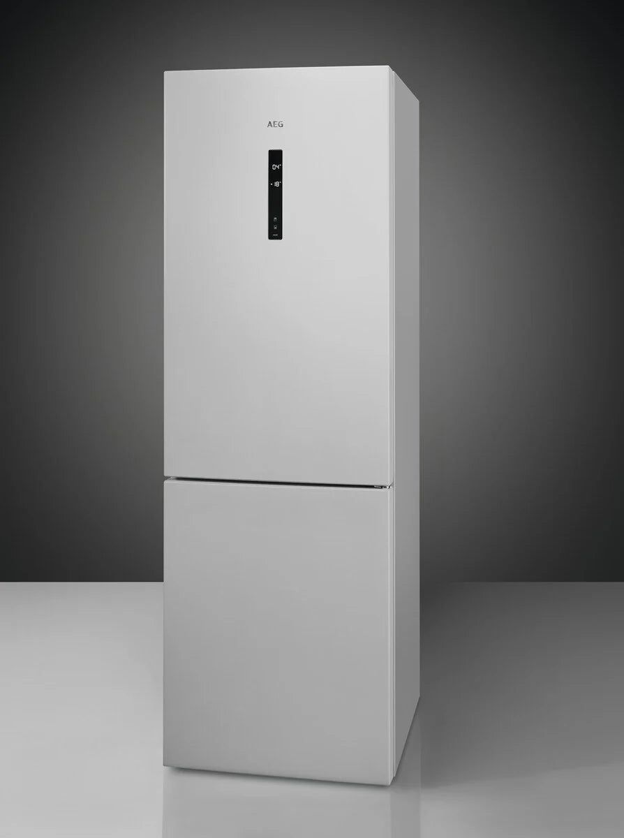 AEG RCB632E3MW 60cm Fridge Freezer Frost Free in White GRADE A