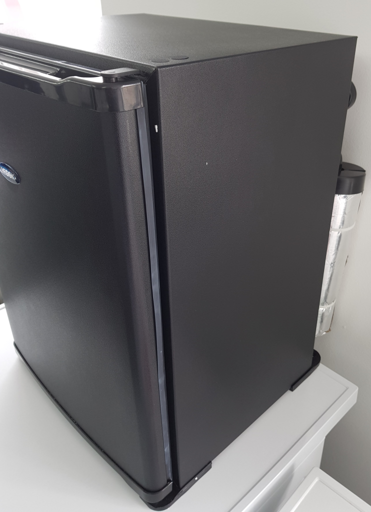 Reggio SK35A (BK) Motorhome Fridge 240 / 12 Volt Camper Caravan in Black