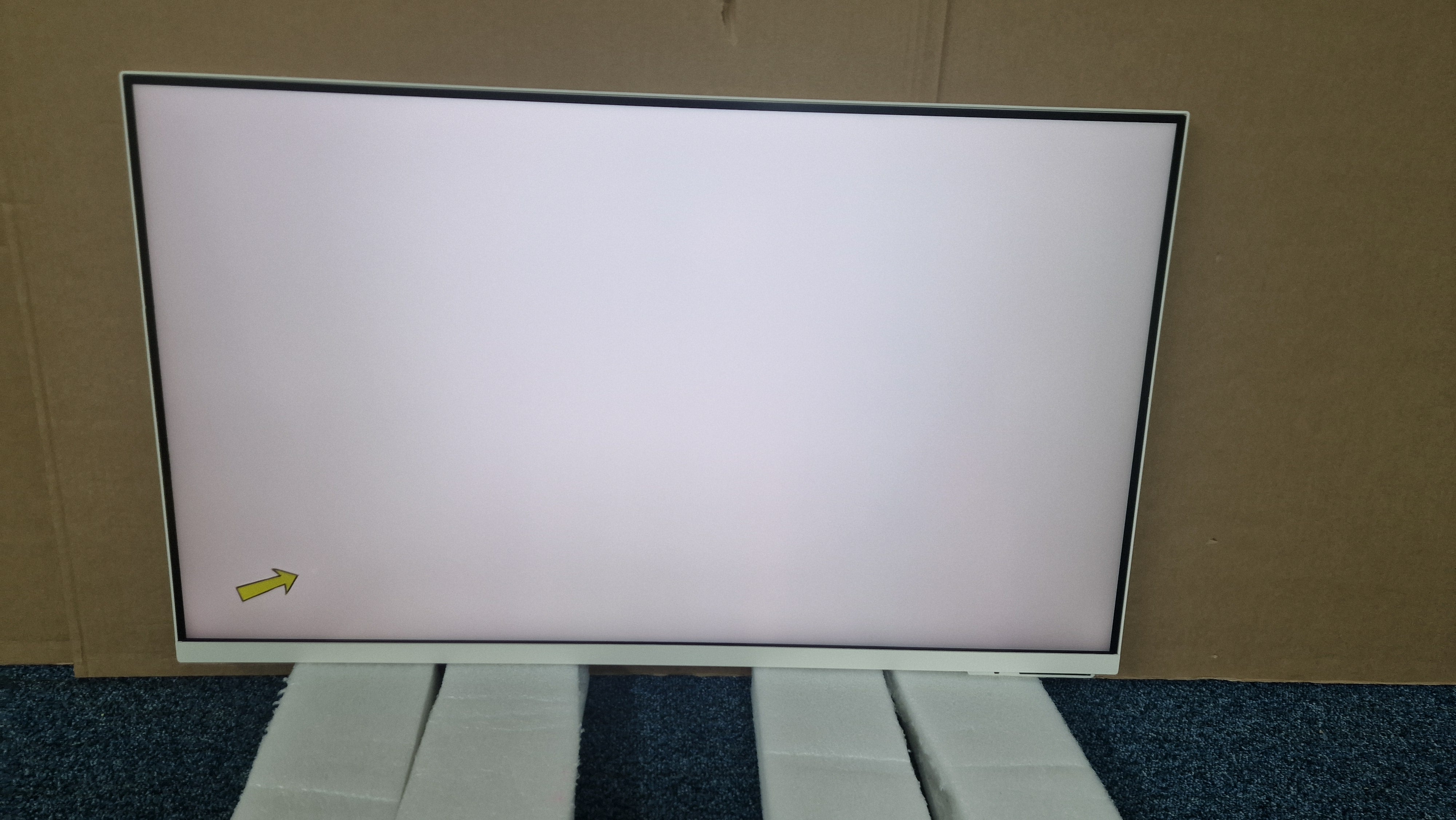 Samsung LS32DM801UUXXU 32" Monitor Smart M8 4K UHD White REFURBISHED