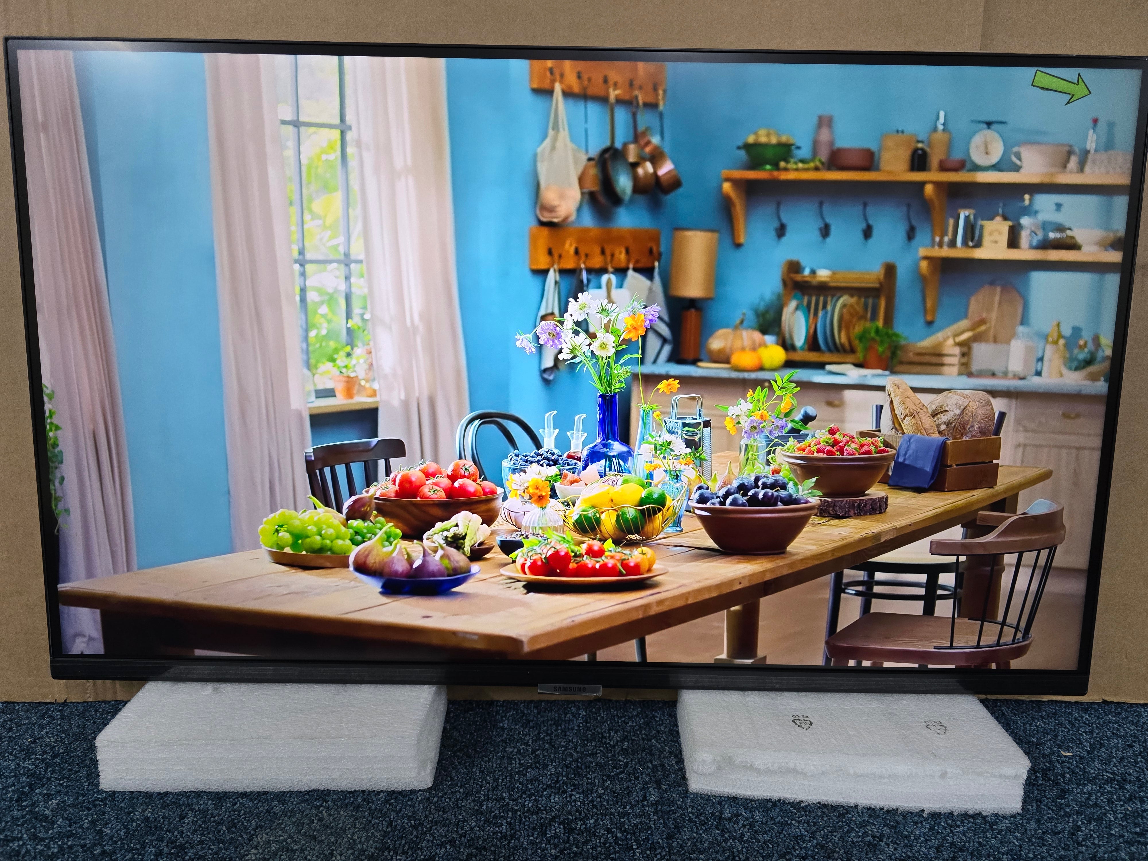 Samsung LS32DM700UUXXU 32" Monitor Smart 4K UHD GRADE B