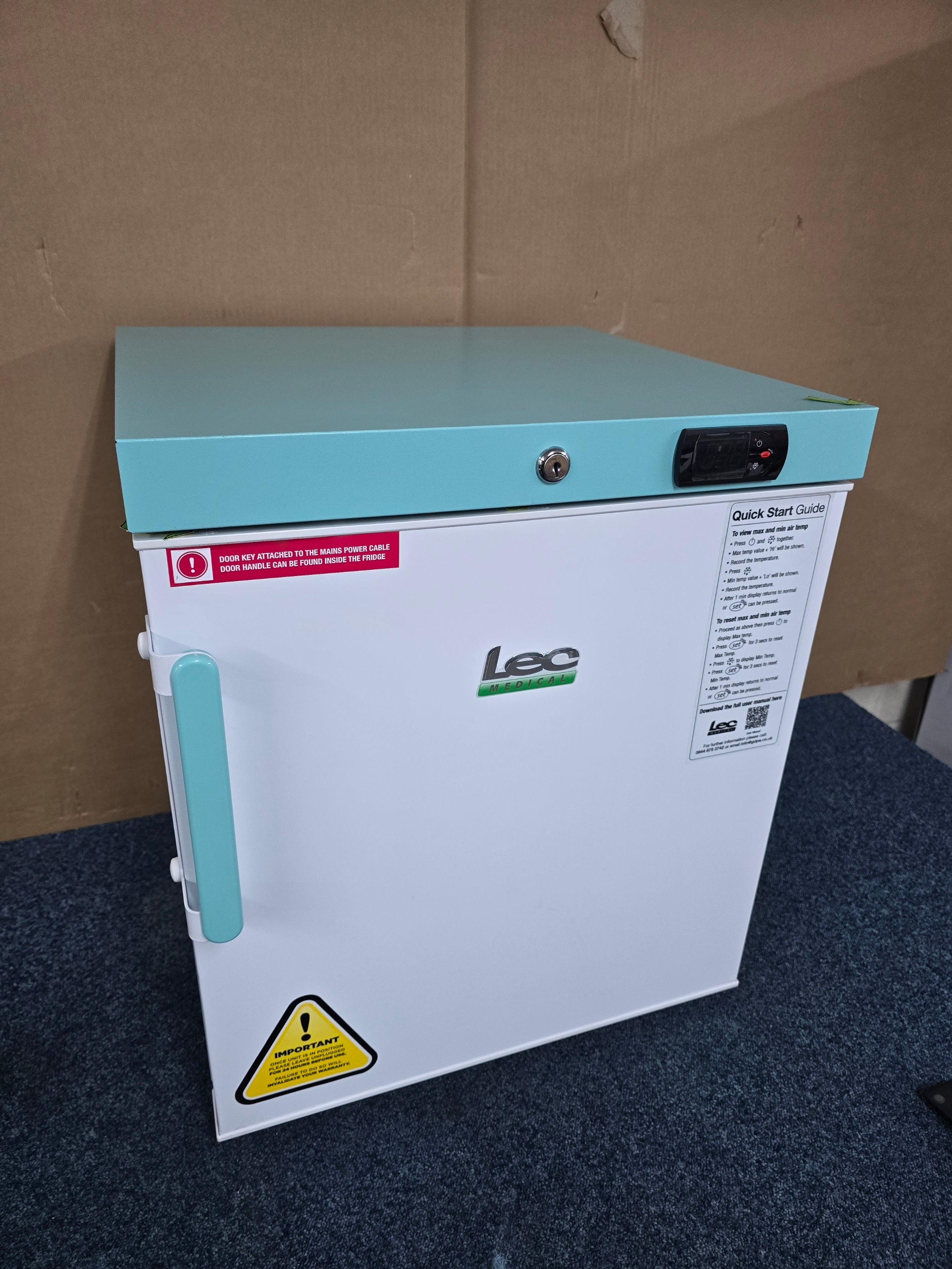 Lec PESR47DC-UK Pharmacy Refrigerator 47L Countertop Solid Door White GRADE B