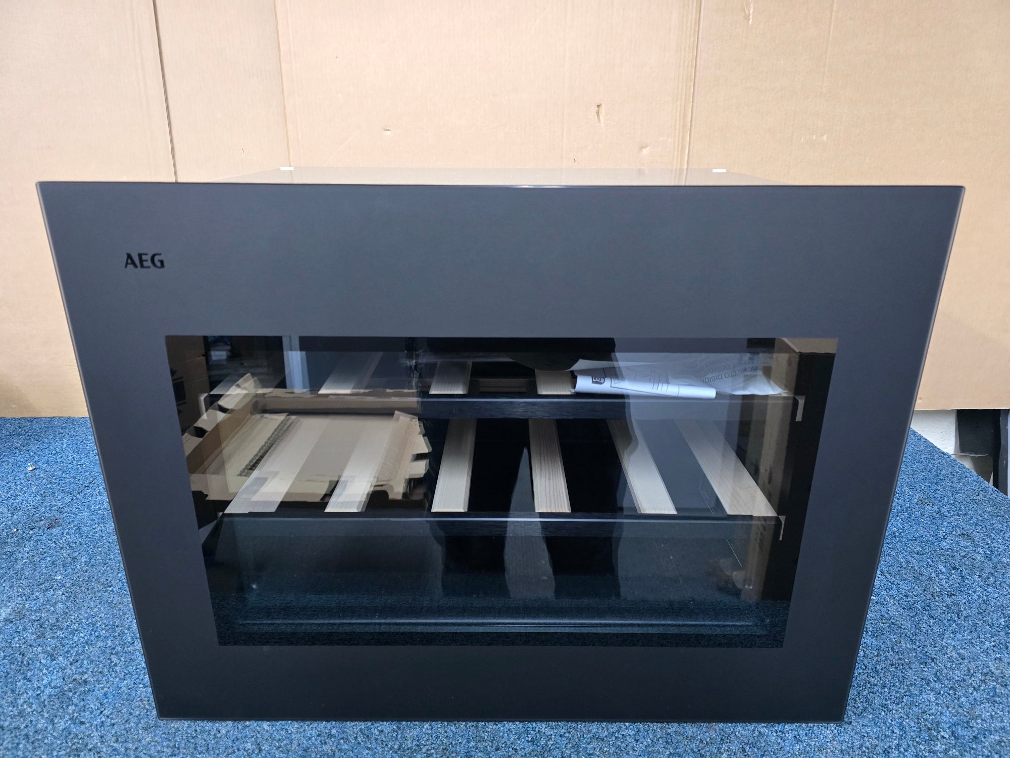 AEG NKW8P21KAT Built In Drop Door Wine Cooler Matt Black GRADE A