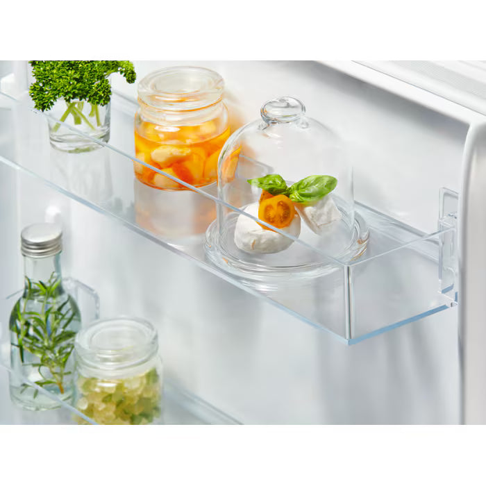 Electrolux LNA6LE18S5 Low Frost AI CoolAssist Fridge Freezer Integrated 50:50