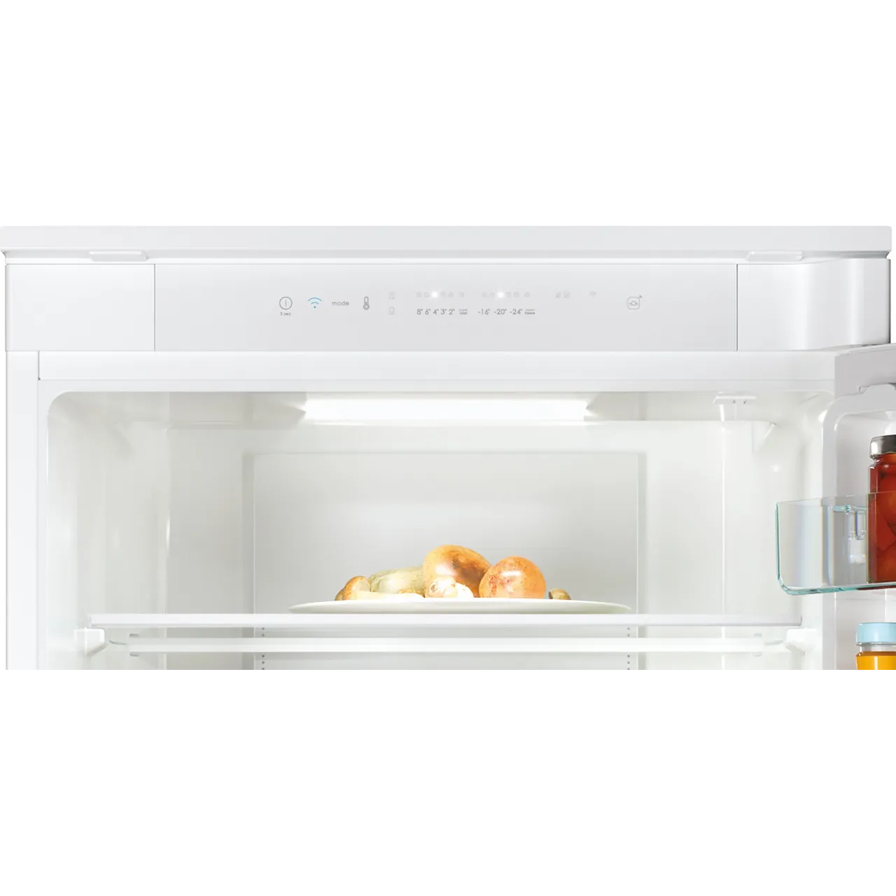 Baumatic BBT3518FWK Integrated 70:30 Frost Free Fridge Freezer