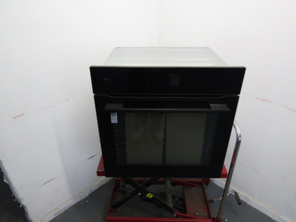 AEG NBE7P731AB MealAssist Pyrolytic Single Oven in Gloss Black REFURBISHED
