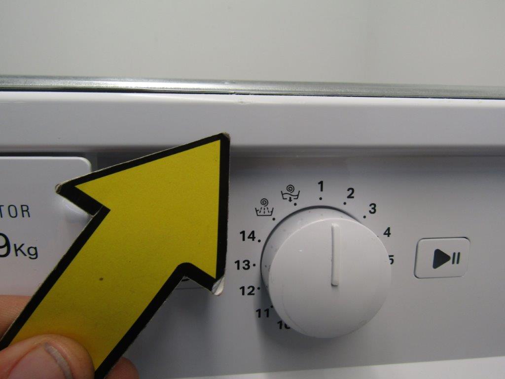 Hotpoint BIWMHG91485UK Washing Machine Integrated 9kg 1400rpm GRADE B