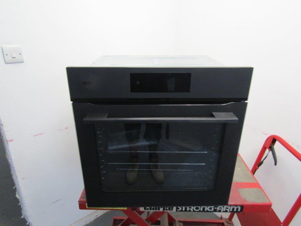 AEG NBE7P731AT MealAssist Pyrolytic Single Oven in Matt Black GRADE B