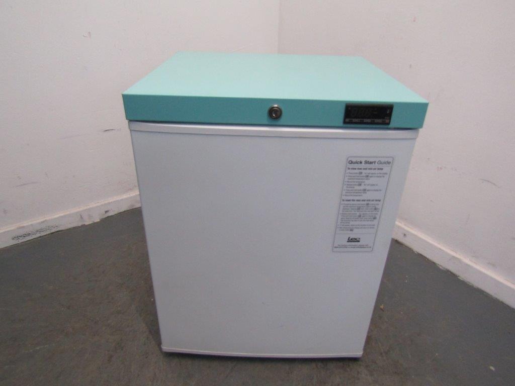 Lec WSR82UK Ward Refrigerator 82L with Solid Door REFURBISHED