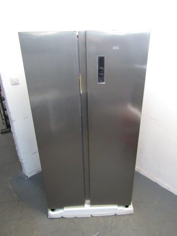 AEG RXB659E6NU Fridge Freezer American in Stainless Steel GRADE A