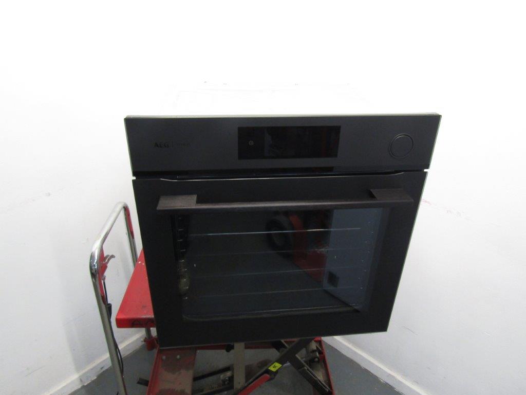 AEG PO7001SPT Built in Pyrolytic Single Oven Matt Black GRADE A