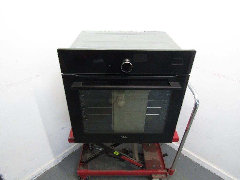 AEG BSK978330B Single Oven SteamCrisp Pyrolytic Built in Black GRADE A