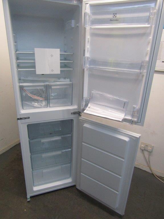 Electrolux LNS5LE18S Fridge Freezer Fully Integrated 70:30 GRADE A